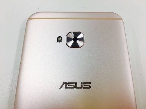 Zenfone4SelfieProの背面カメラデザイン