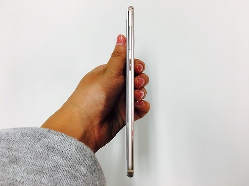 Zenfone4SelfiePro側面電源側