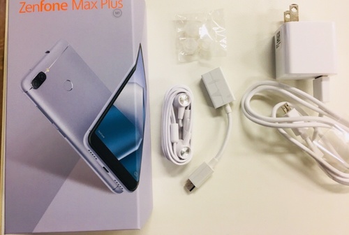 Zenfone Max Plusの付属品