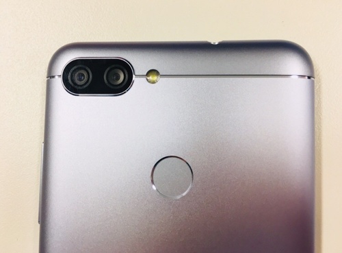 Zenfone Max Plusのデュアルレンズ